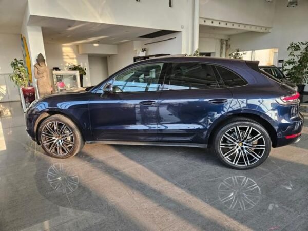 PORSCHE Macan - immagine 3